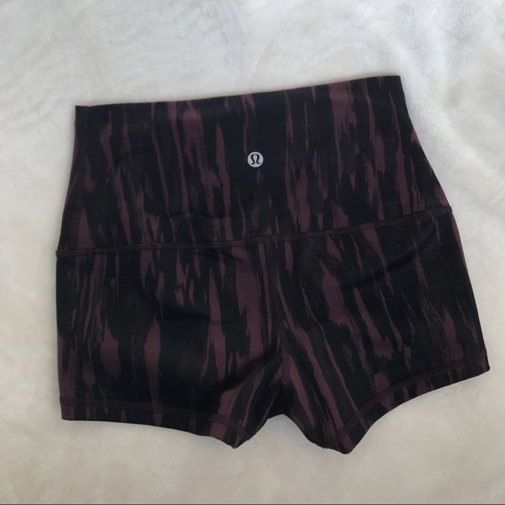 🚫SOLD🚫 Lululemon Maroon and Black Boogie Shorts - Picture 3 of 5